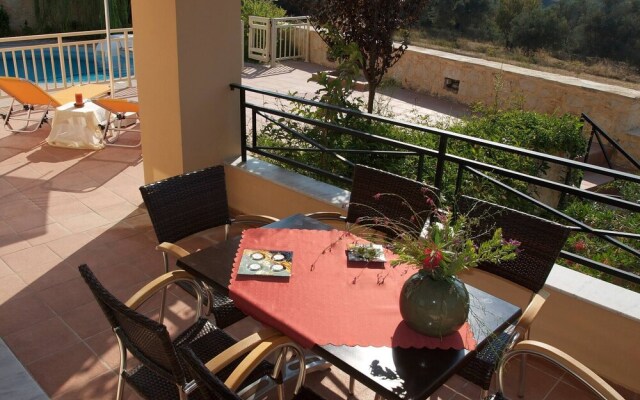 Villa Stefanos, Sea View, Private Pool, Near Sea