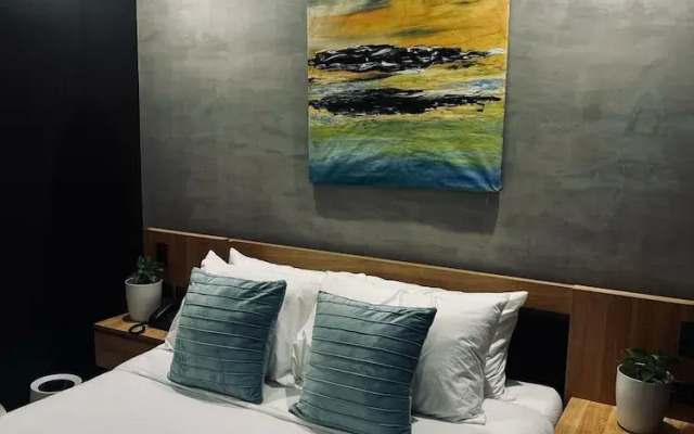 Caldwell Boutique Hotel
