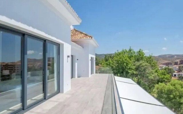 Sunrise Villa Marbella by Lodgerstrip