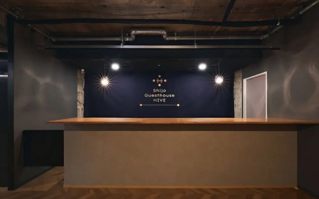 Shijo Guesthouse HIVE - Hostel – Lobby – Kyoto