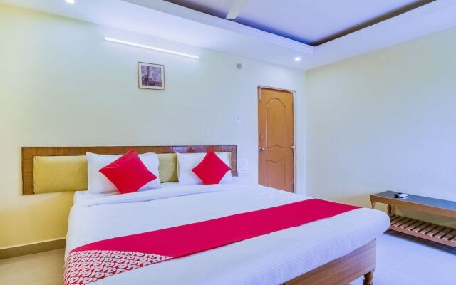 Flagship 41595 Gayatri Grand