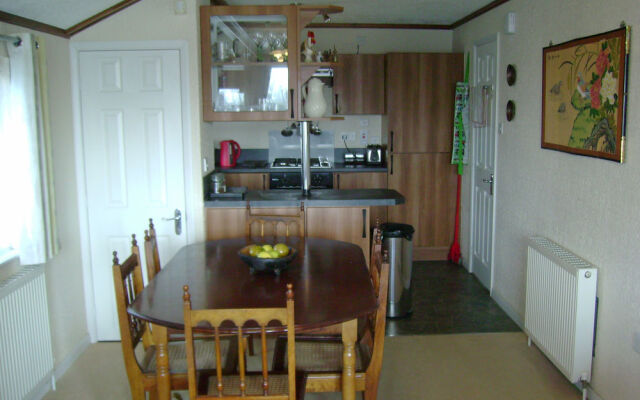 Lake Birds Lodge