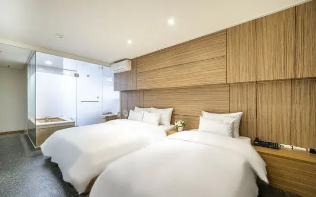 Tongyeong Hotel O2