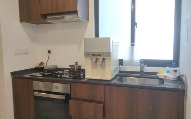 3BR Seaview Suite Gurney Drive
