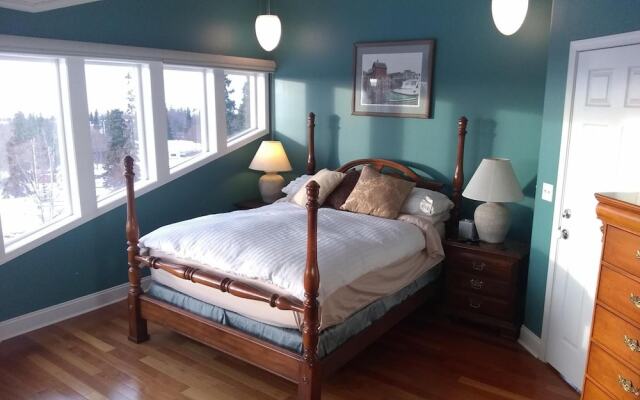 Alaska Sundance Retreat B&B