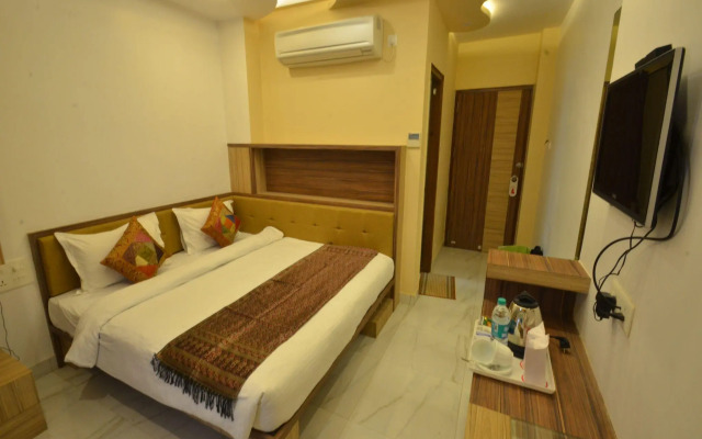 OYO Premium Assi Ghat