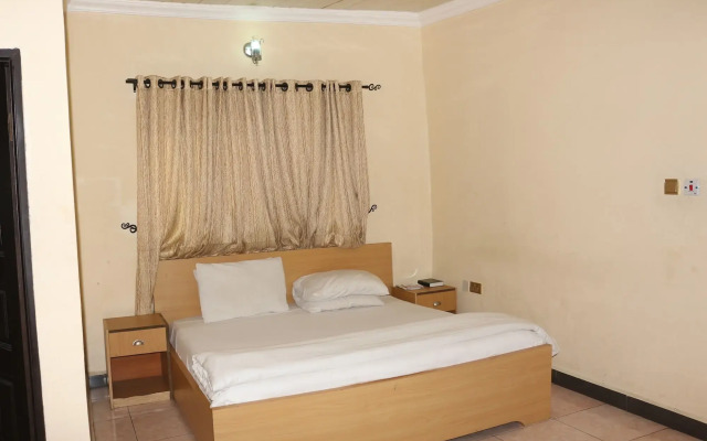 New Point Hotel And Suites