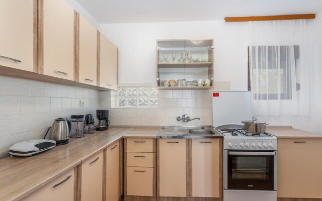 Stunning Home in Pinezici With Wifi and 3 Bedrooms