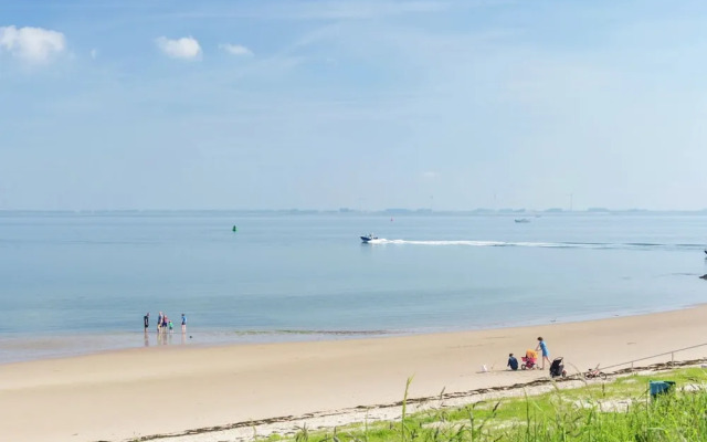 Modern, High-quality Chalet With Wifi Near the Oosterschelde