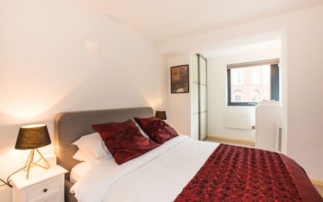 Spacious 1 Bedroom Apartment In Kensington A2