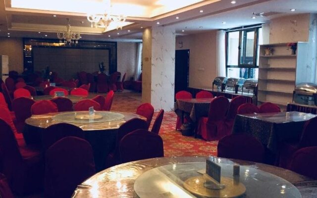 Dunhuang Longfeng Hotel