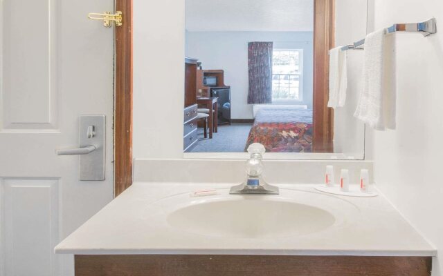 Knights Inn Sandusky