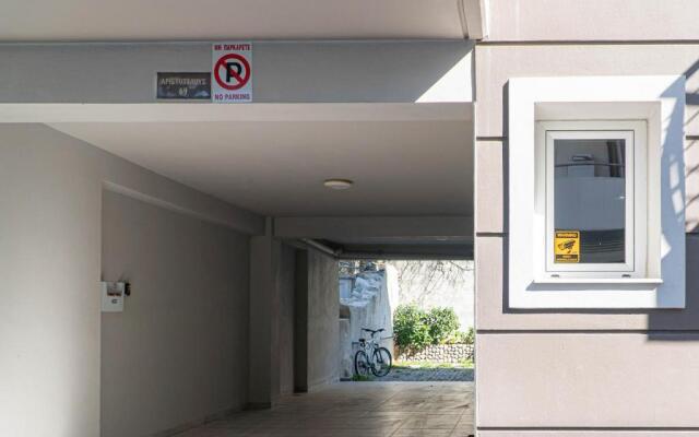 Kate's Luxury Apartment with Private Parking