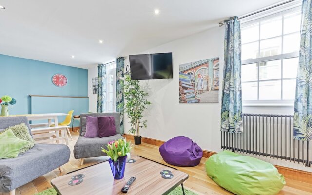 Brighton Getaways - Beach Lodge House