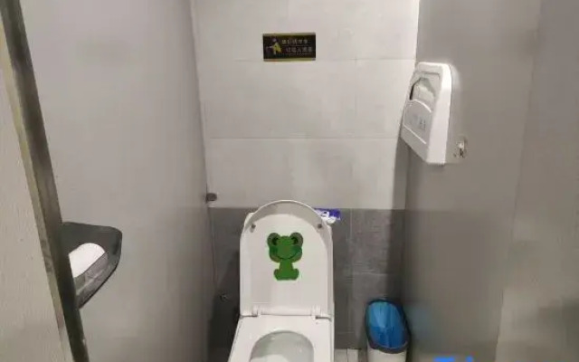 Youth Capsule Hostel