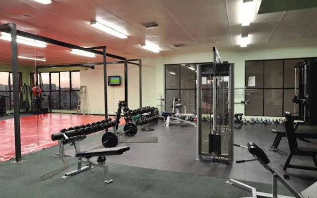 Modern Executive Penthouse All Amenities