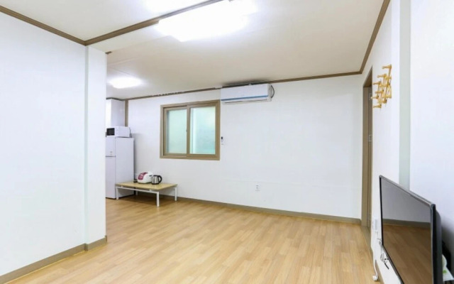 Sancheong Gang-sarang Pension