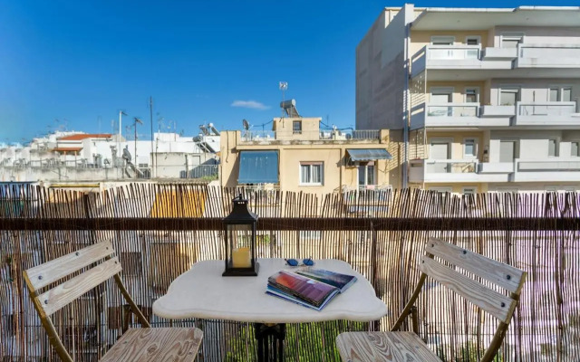 Bright, Calming Retreat With a Balcony Near Metro!