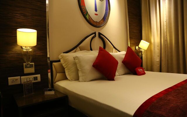 OYO 857 The First Hotel