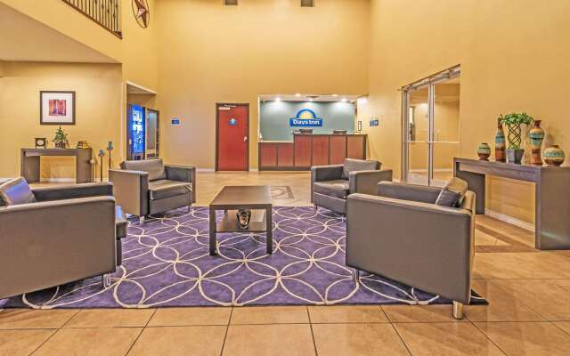 Days Inn by Wyndham Rockdale Texas