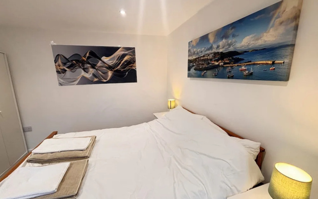 Bright Cozy 2 Bedroom Apartment in Oxford