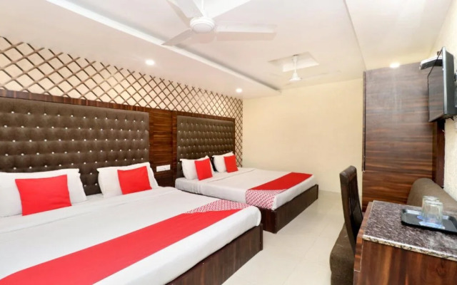 Azaad Lifestyle Hotel by OYO Rooms