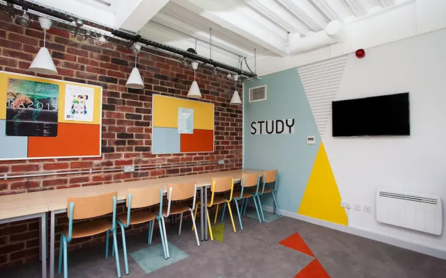 Modern Student-Only Ensuite Rooms in Bath