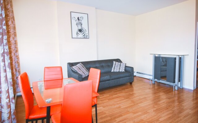 Modern Apartment minutes to NYC