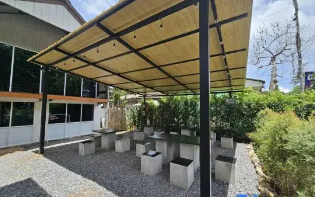 Nahm Khao Sok Hostel and Camping