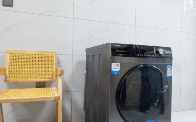 Shijian Homestay (Yangshuo Yulong River Qiangu Scene District Store)