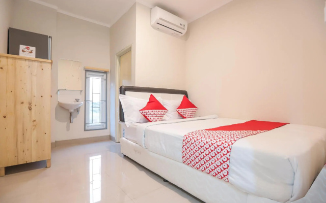 OYO 387 Alfa Guest House – Guest Rooms – Legok