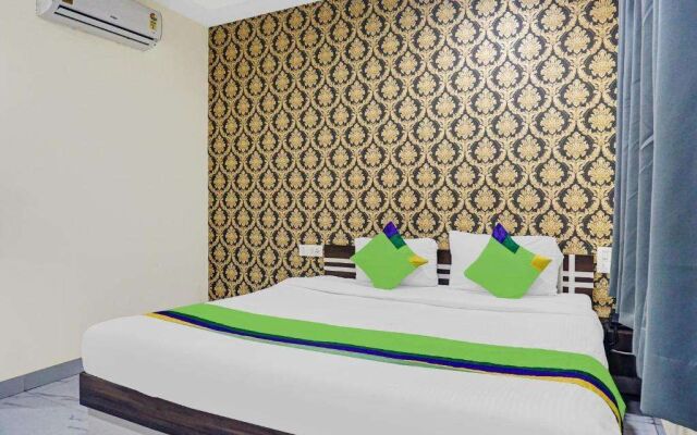 Treebo Trend Emerald Tree Chakan