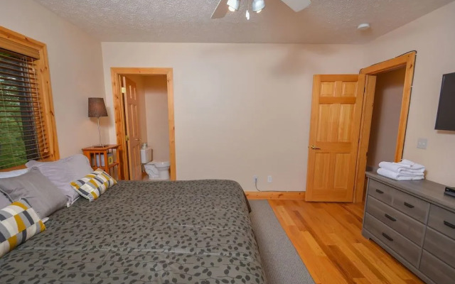 Hootenanny 5 Bedroom House