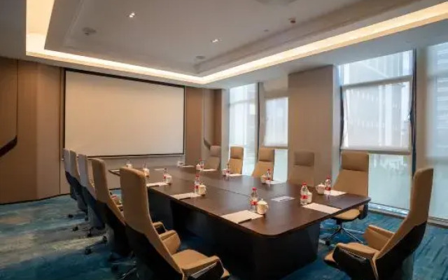 Vienna International Hotel (Chuxiong Ruite Store)