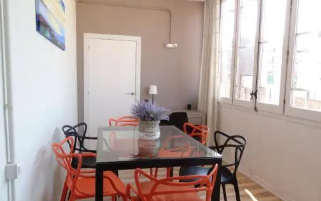 Feel at Sants Apartments