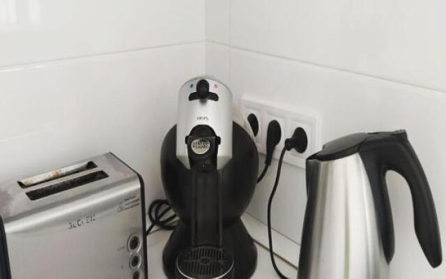 Moradia Geminada V0 - Localização Central - Casa Inteira