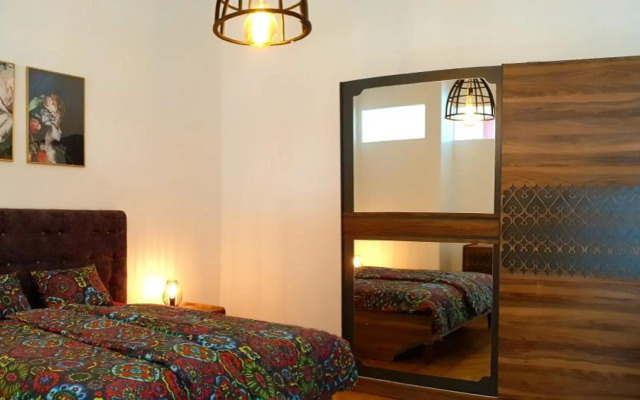 Sunny and spacious apartment near city centre