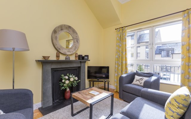 393 Old Tolbooth Wynd Apartment 3