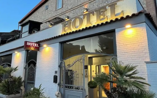 Euro House Suites Rome Airport