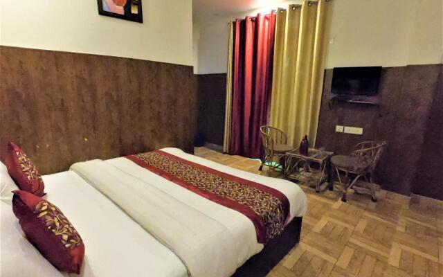 Bhagirathi Hotel in Tapovan By PerfectStyaz