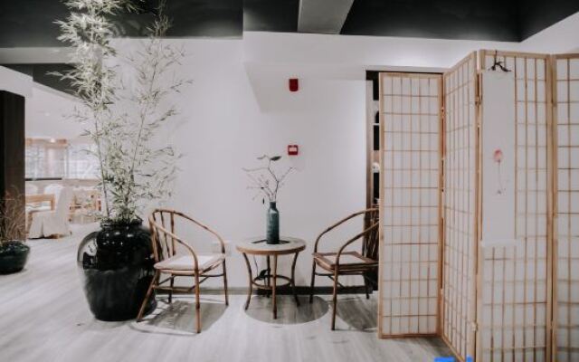 Wuxiang Hotel (Tongren High-speed Railway Station)