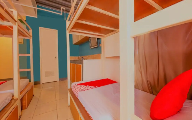 OYO 809 Crowne One Condo