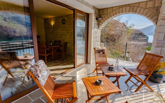 Paradise Lake House