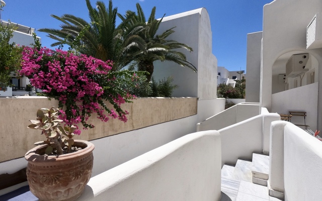 Anny Studios Perissa Beach