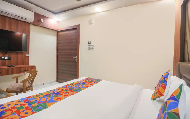 Fabhotel The Treenity House