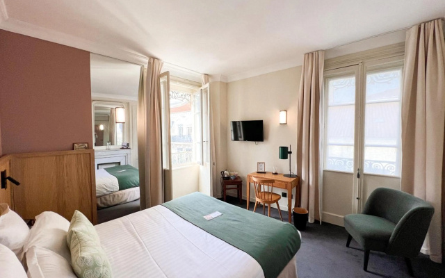 Globe et Cecil Hôtel
