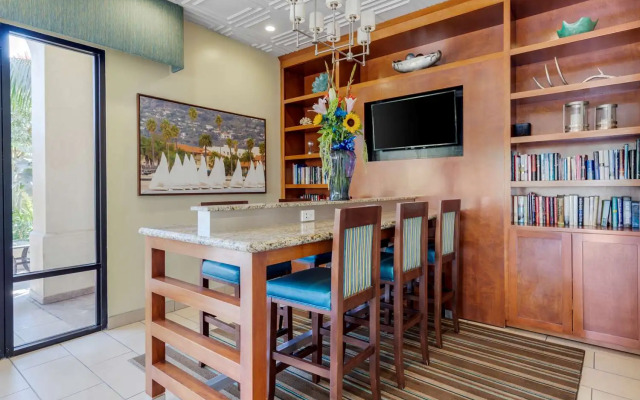 Best Western Plus South Coast Inn