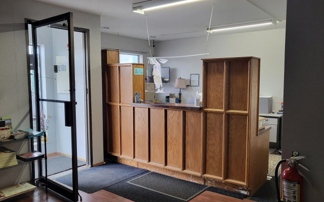 Country Squire Motor Inn