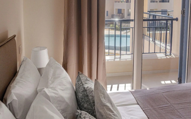 Phaedrus Living: Seaside Thalassa Cretan 203