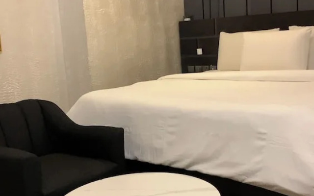 Fullbliss Hotel and suites
